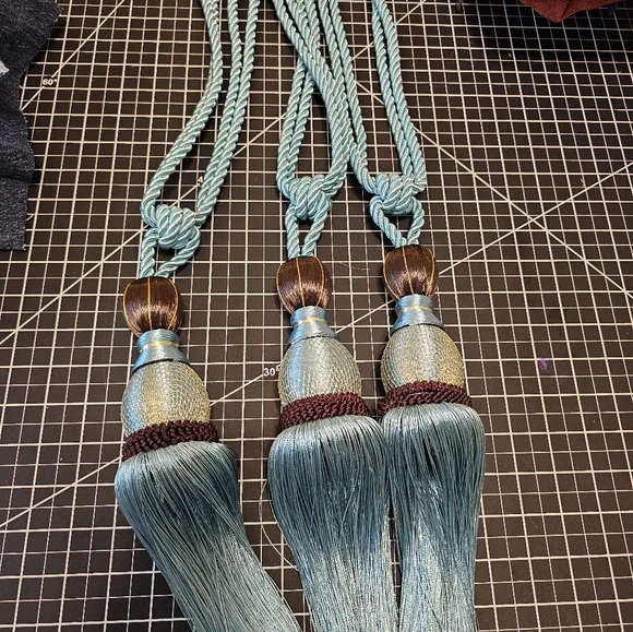 2 Pairs Floral/ Paisley Print Drapes With Matching Tiebacks 108"x40" - Picture 6 of 6